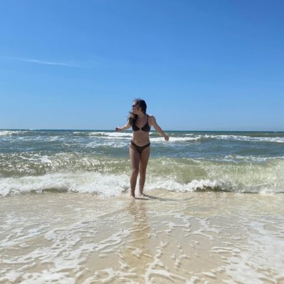 Meet your Posher, Alycia - Picture 1 of 1